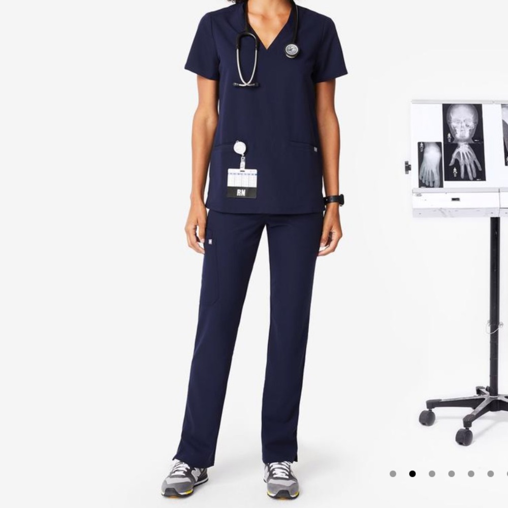 Figs Women’s Navy Blue Scrub Set